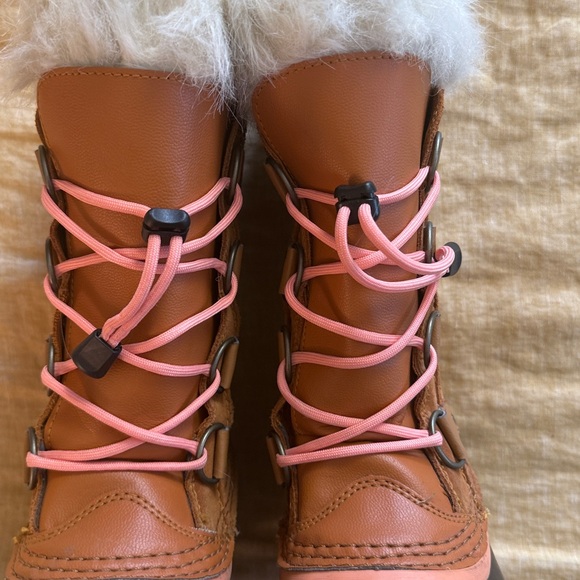Sorel kids Joan of Arctic Boots - Picture 5 of 17